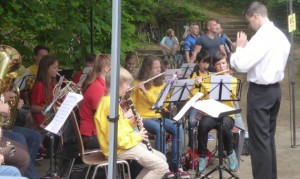Auftritt des "FeZ" beim Spanferkel-Fest.
